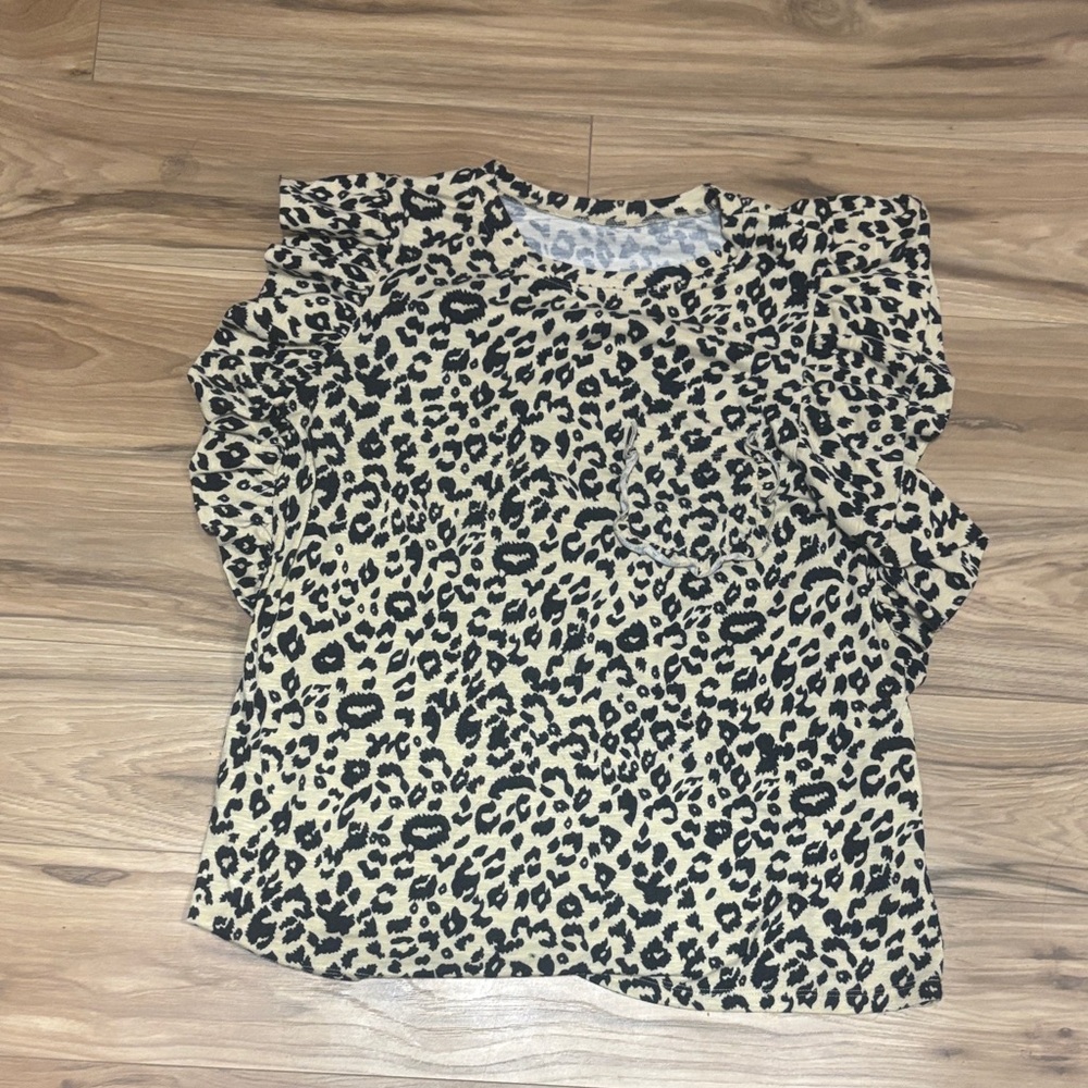 Leopard Print Ruffle Sleeve Top
